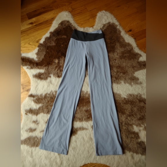 Lululemon Throwback Astro Pant in Chambray / Graphite Grey - Picture 5 of 9